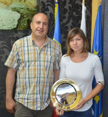 Simona Halep l-a vizitat pe rectorul Universităţii Ovidius
